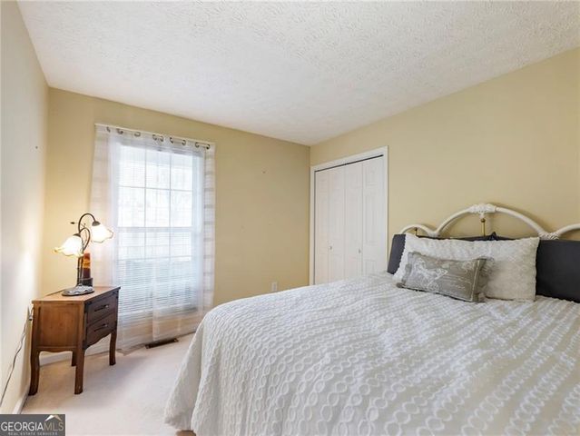 6650 Lake Run Drive, Flowery Branch, GA 30542