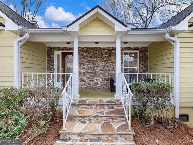 6650 Lake Run Drive, Flowery Branch, GA 30542