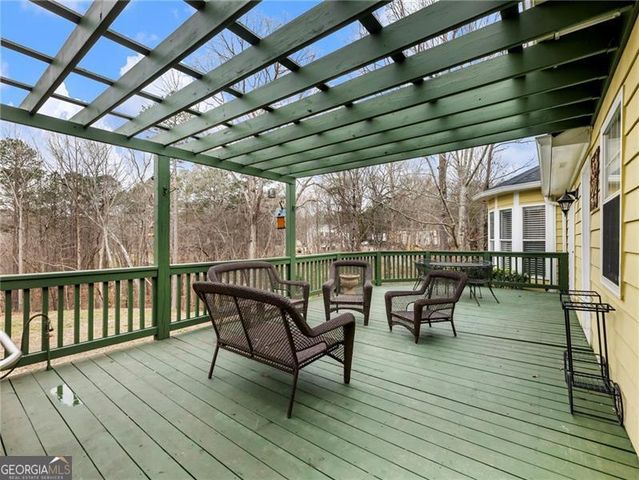 6650 Lake Run Drive, Flowery Branch, GA 30542