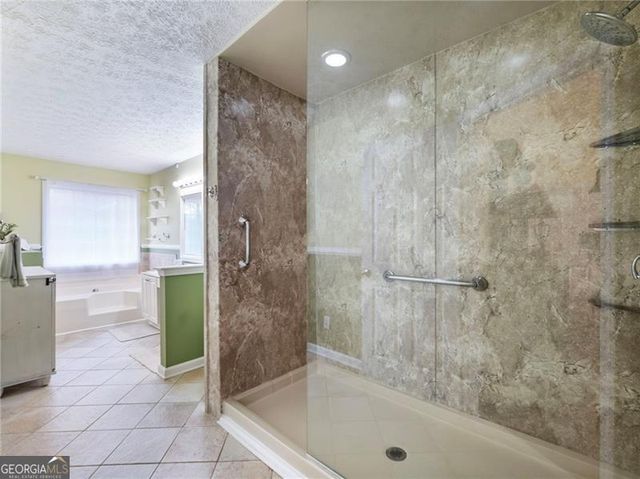 6650 Lake Run Drive, Flowery Branch, GA 30542