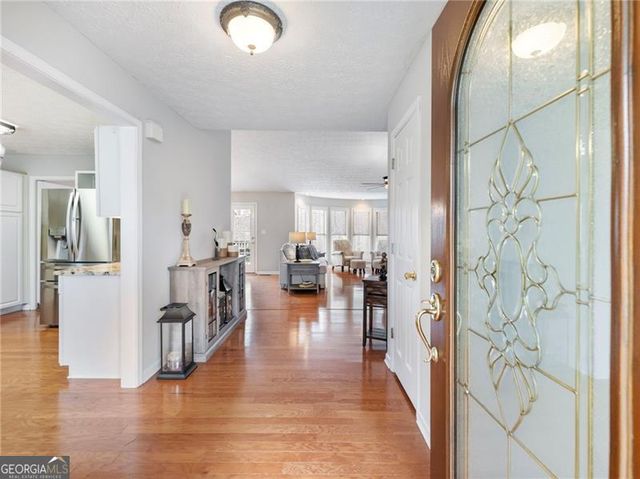 6650 Lake Run Drive, Flowery Branch, GA 30542