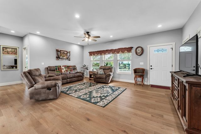 20687 Lawrence 1230, Marionville, MO 65705