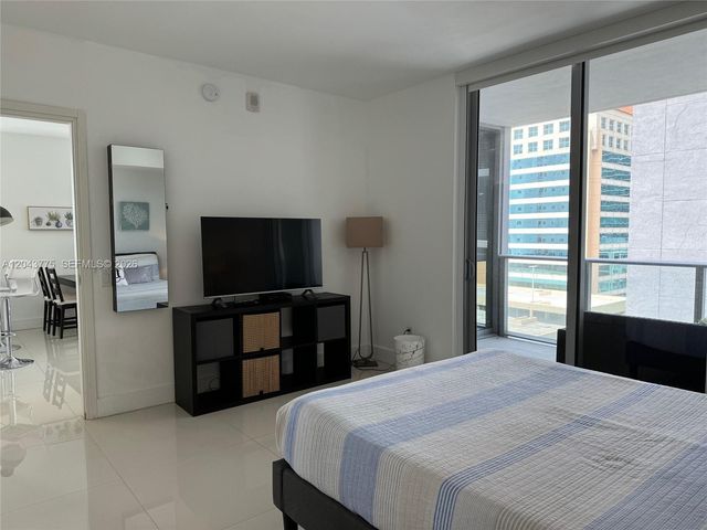 1300 Brickell Bay Drive 901, Miami, FL 33131