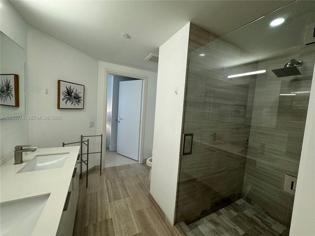 1300 Brickell Bay Drive 901, Miami, FL 33131