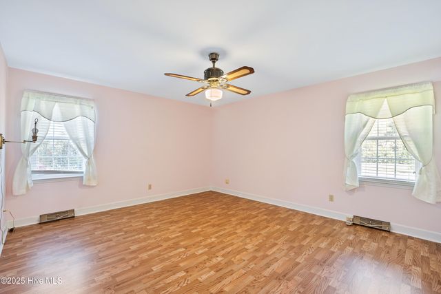3933 Sweetbriar Road, Wilmington, NC 28403