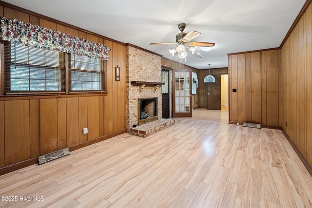 3933 Sweetbriar Road, Wilmington, NC 28403