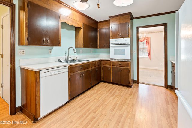 3933 Sweetbriar Road, Wilmington, NC 28403