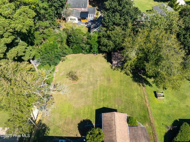 3933 Sweetbriar Road, Wilmington, NC 28403