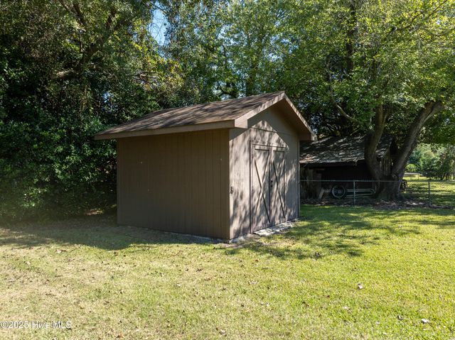 3933 Sweetbriar Road, Wilmington, NC 28403