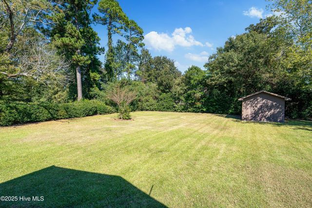 3933 Sweetbriar Road, Wilmington, NC 28403