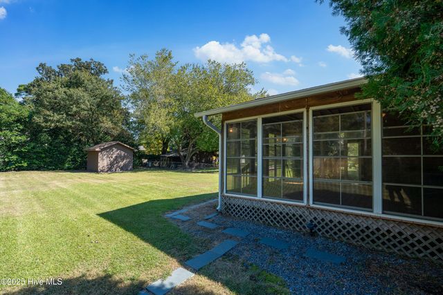 3933 Sweetbriar Road, Wilmington, NC 28403
