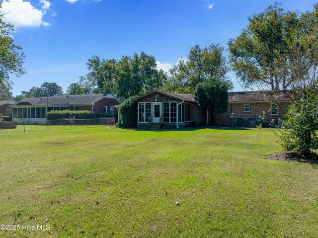 3933 Sweetbriar Road, Wilmington, NC 28403