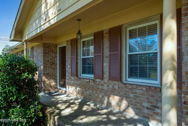 3933 Sweetbriar Road, Wilmington, NC 28403