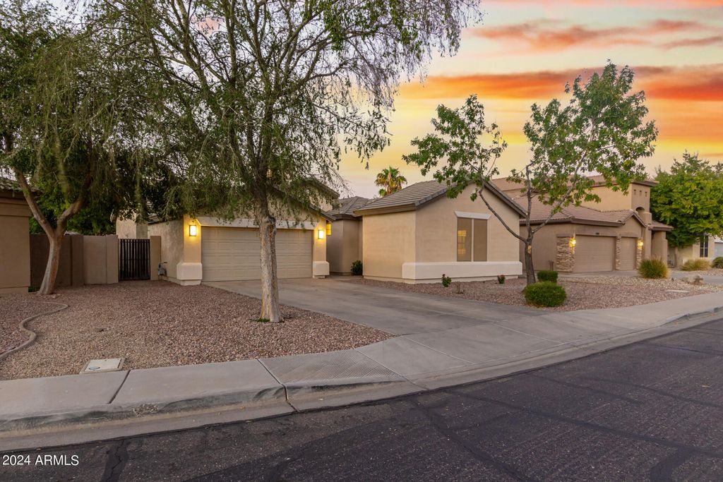 1384 E MORELOS Street, Chandler, AZ 85225 — photo 3