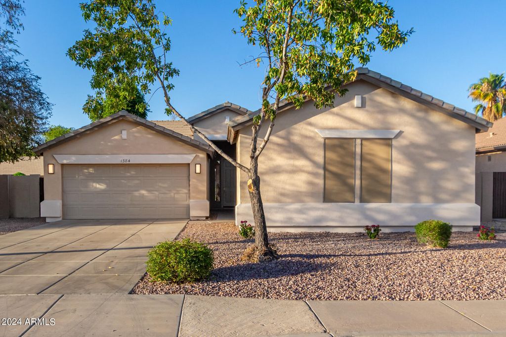1384 E MORELOS Street, Chandler, AZ 85225 — photo 5