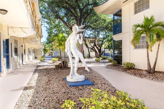 8380 SW 65th Ave Q06, Miami, FL 33143