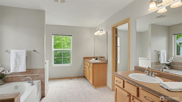 14572 SE 153rd Place, Renton, WA 98058