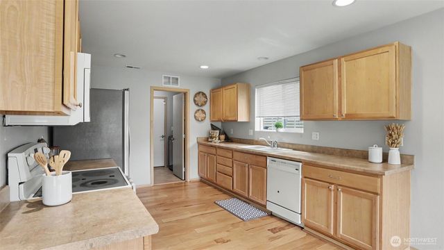 14572 SE 153rd Place, Renton, WA 98058