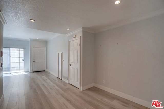 1034 S Shenandoah Street 2, Los Angeles, CA 90035