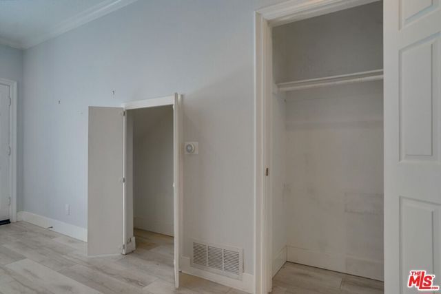 1034 S Shenandoah Street 2, Los Angeles, CA 90035