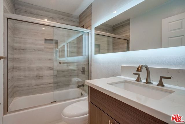 1034 S Shenandoah Street 2, Los Angeles, CA 90035