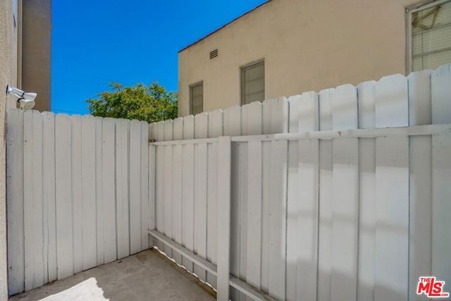 1034 S Shenandoah Street 2, Los Angeles, CA 90035