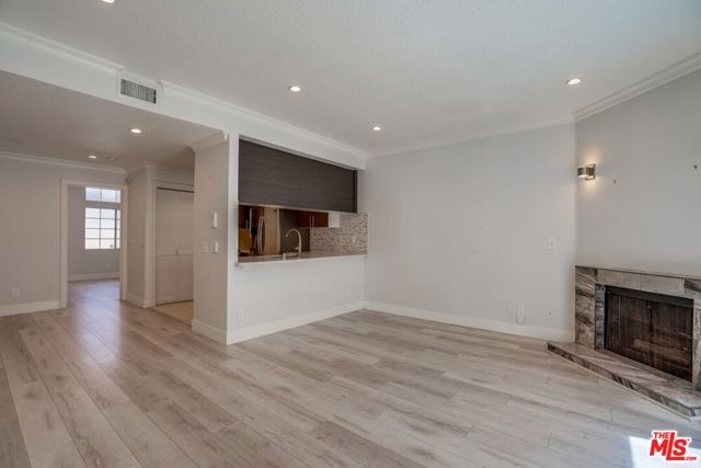 1034 S Shenandoah Street 2, Los Angeles, CA 90035