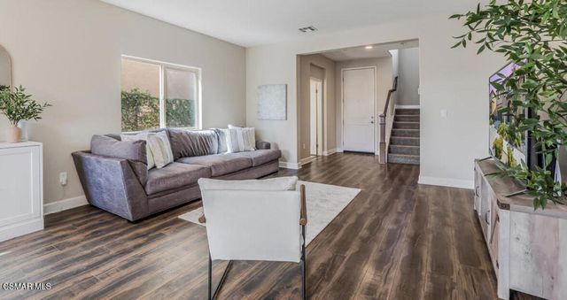 7136 Crimora Avenue, Moorpark, CA 93021