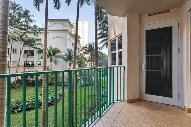 19900 E Country Club Dr 216, Aventura, FL 33180