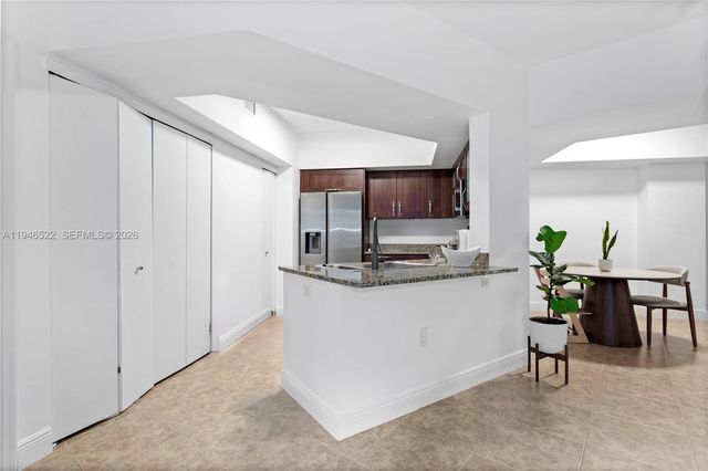 19900 E Country Club Dr 216, Aventura, FL 33180