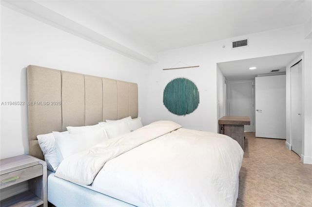 19900 E Country Club Dr 216, Aventura, FL 33180