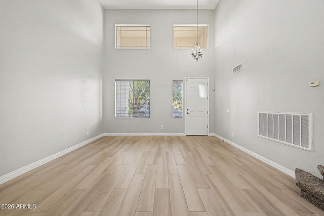 8013 W CROWN KING Road, Phoenix, AZ 85043