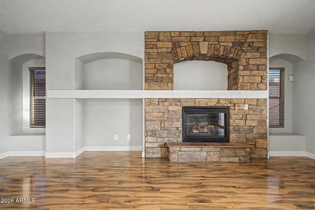 8013 W CROWN KING Road, Phoenix, AZ 85043