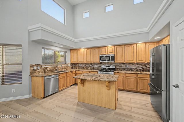 8013 W CROWN KING Road, Phoenix, AZ 85043