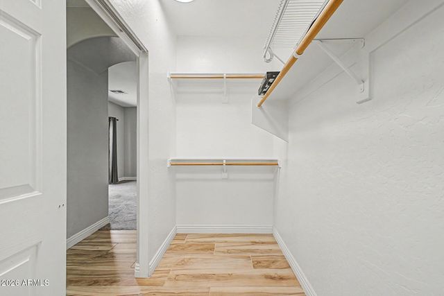 8013 W CROWN KING Road, Phoenix, AZ 85043