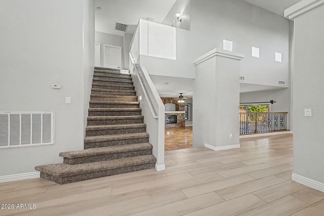 8013 W CROWN KING Road, Phoenix, AZ 85043