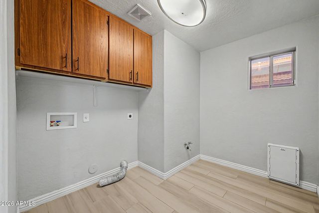 8013 W CROWN KING Road, Phoenix, AZ 85043