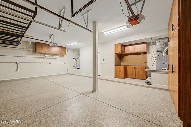 8013 W CROWN KING Road, Phoenix, AZ 85043