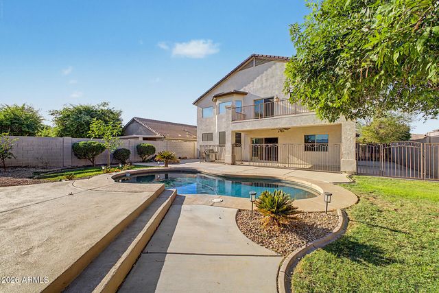 8013 W CROWN KING Road, Phoenix, AZ 85043