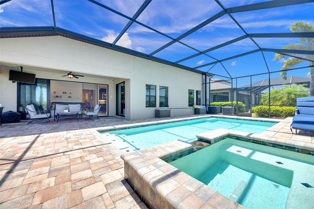 14610 RED CASTLE AVE, Lithia, FL 33547