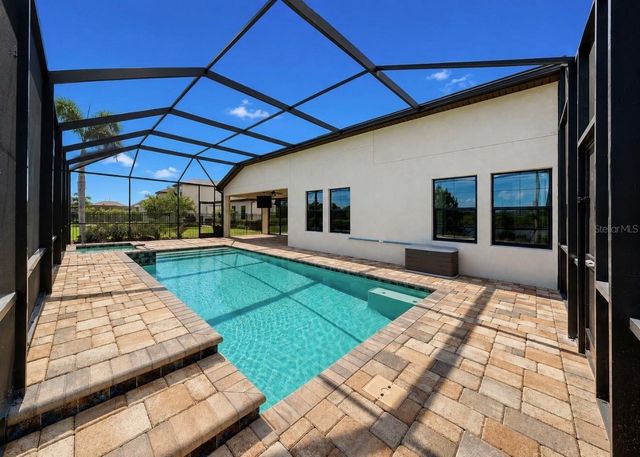 14610 RED CASTLE AVE, Lithia, FL 33547
