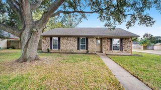 5208 Carmona Lane, Pearland, TX 77584