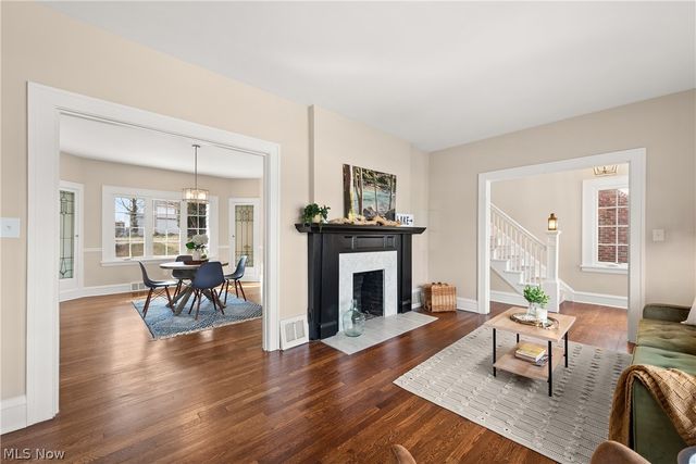 1472 Belle Avenue, Lakewood, OH 44107