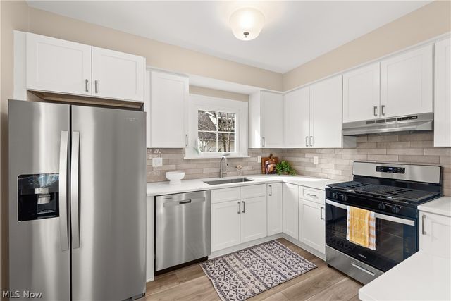 1472 Belle Avenue, Lakewood, OH 44107