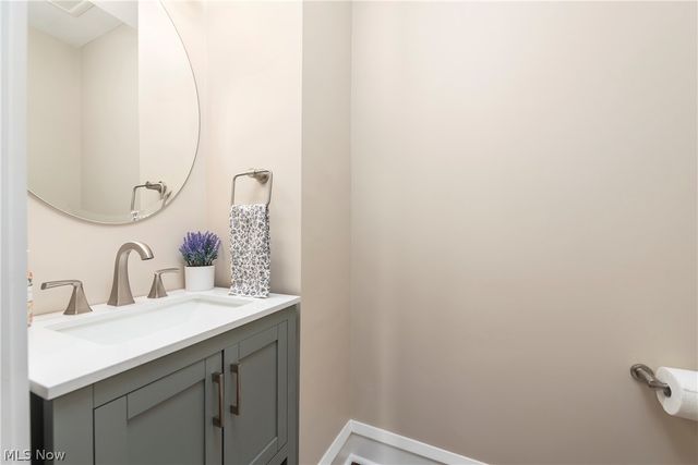 1472 Belle Avenue, Lakewood, OH 44107