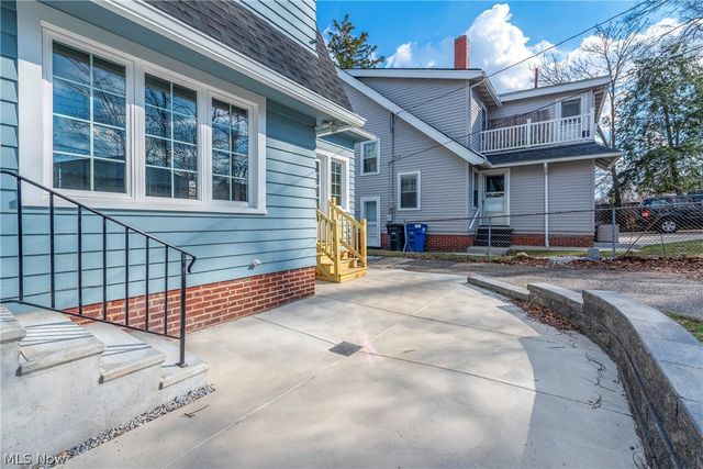 1472 Belle Avenue, Lakewood, OH 44107