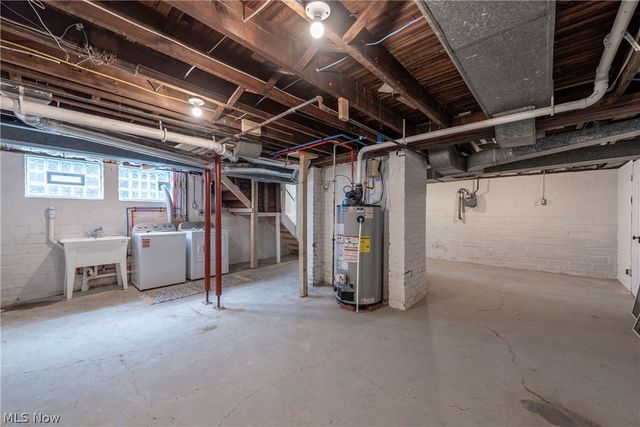 1472 Belle Avenue, Lakewood, OH 44107