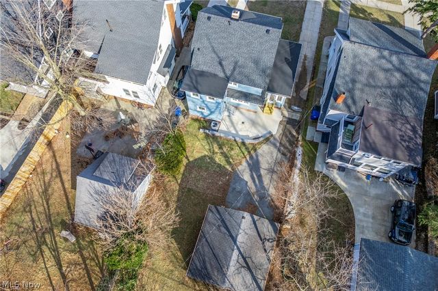 1472 Belle Avenue, Lakewood, OH 44107