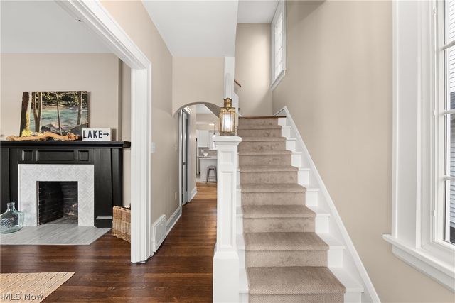 1472 Belle Avenue, Lakewood, OH 44107