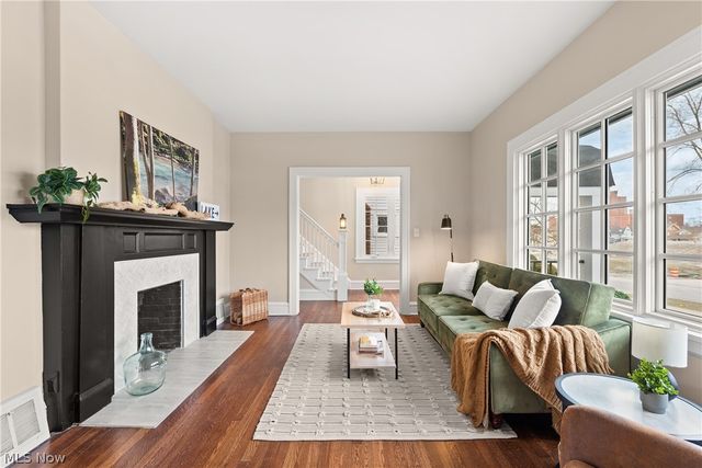 1472 Belle Avenue, Lakewood, OH 44107